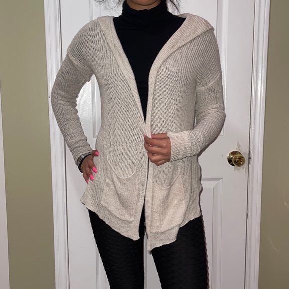 Hollister xs/s knit cardigan - Picture 4 of 4